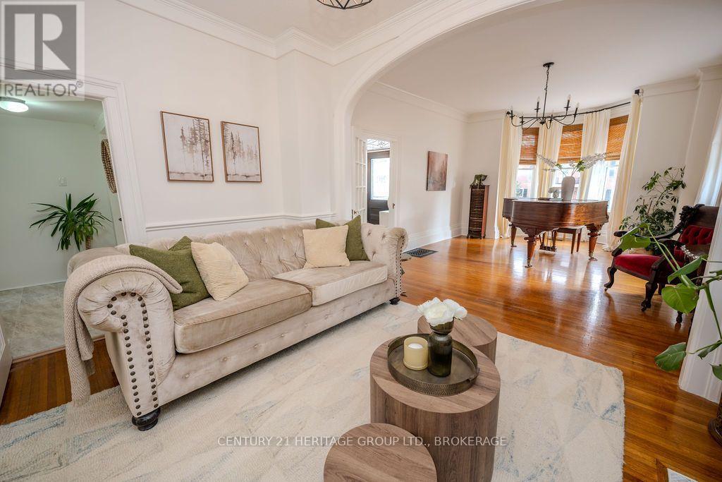 201 BRIDGE STREET W - Image 6