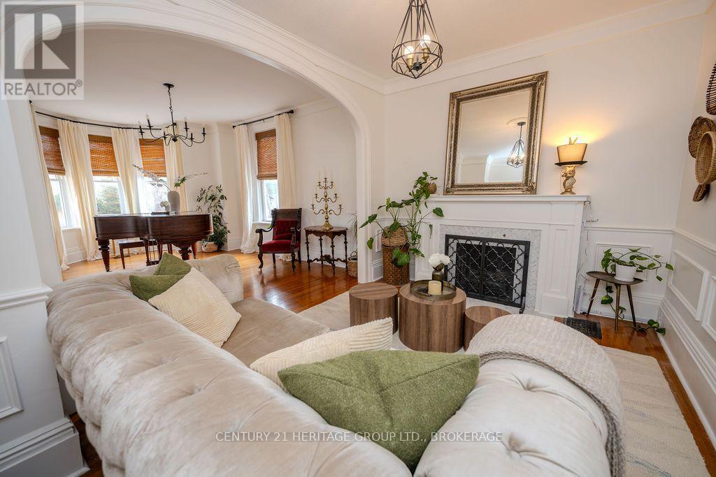 201 BRIDGE STREET W - Image 7
