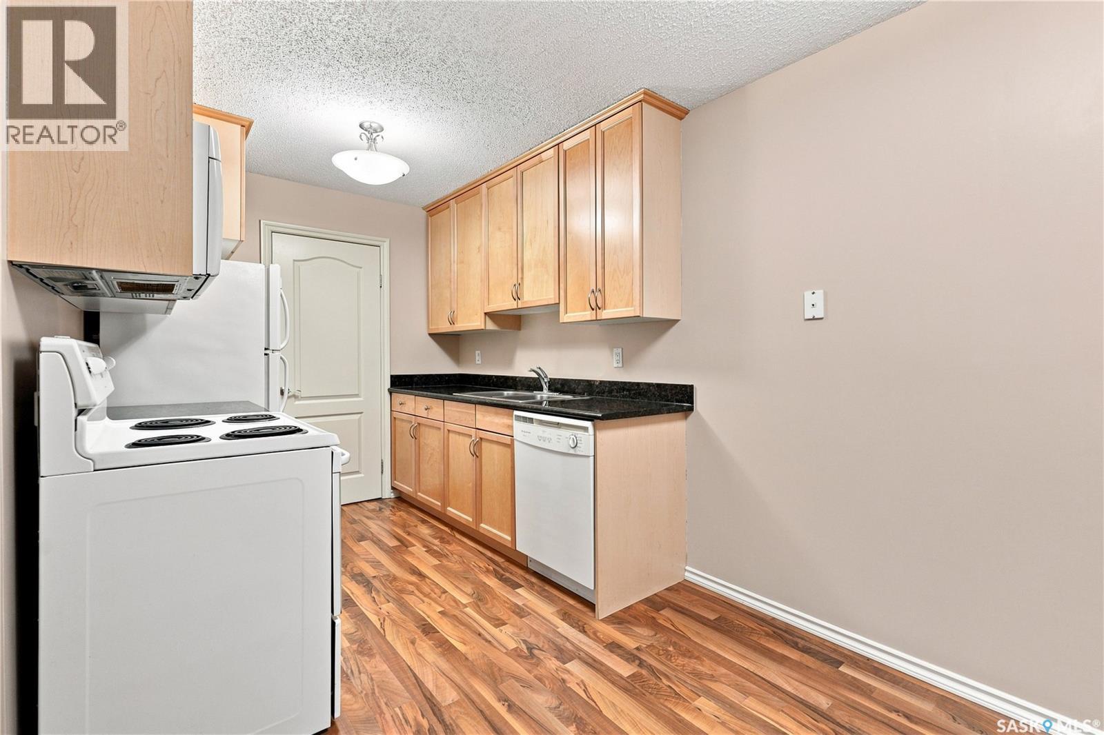 #207E 1121 McKercher DRIVE - 12