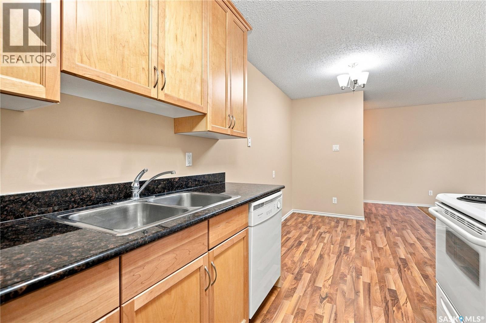 #207E 1121 McKercher DRIVE - 15