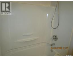 Den - 226 Westview Drive, Coronach, SK S0H0Z0 Photo 10