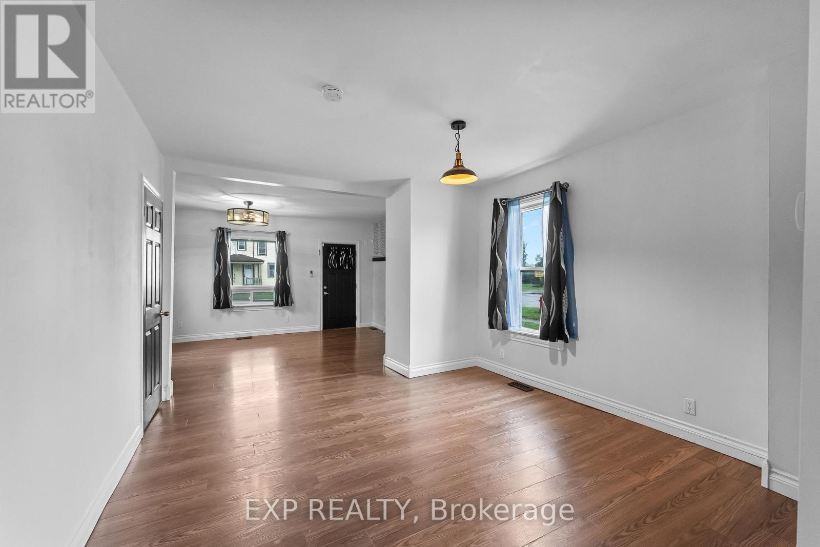 76 BELL STREET - 11