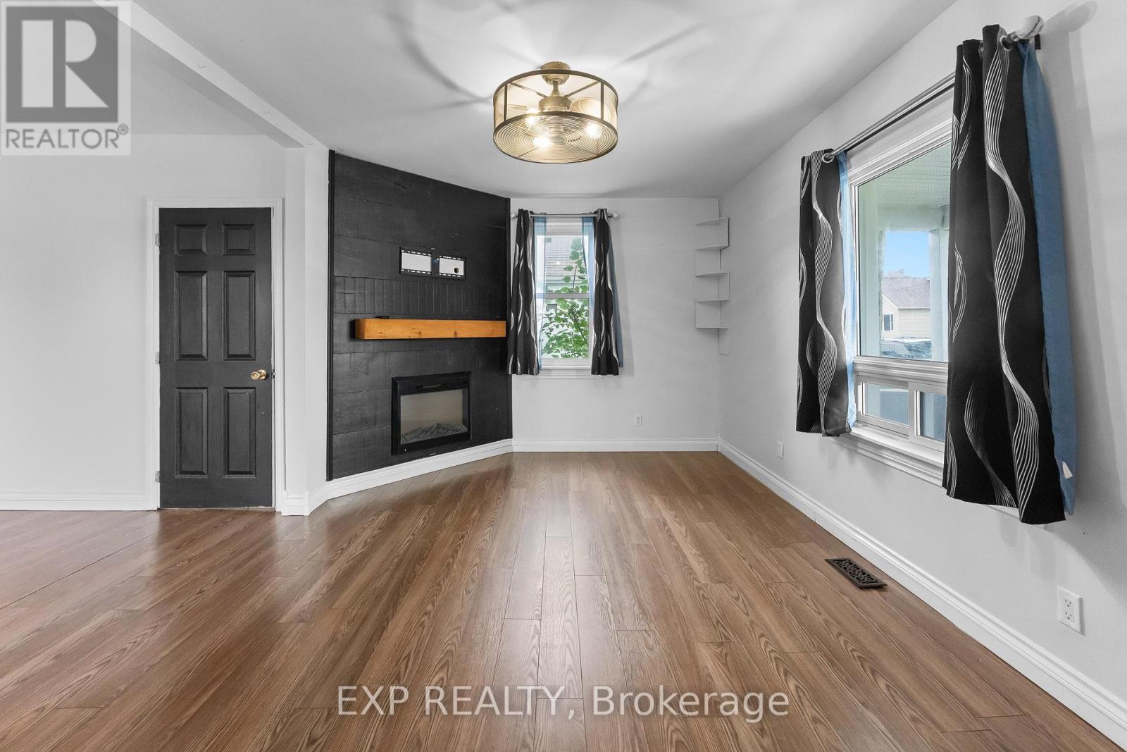 76 BELL STREET - 12
