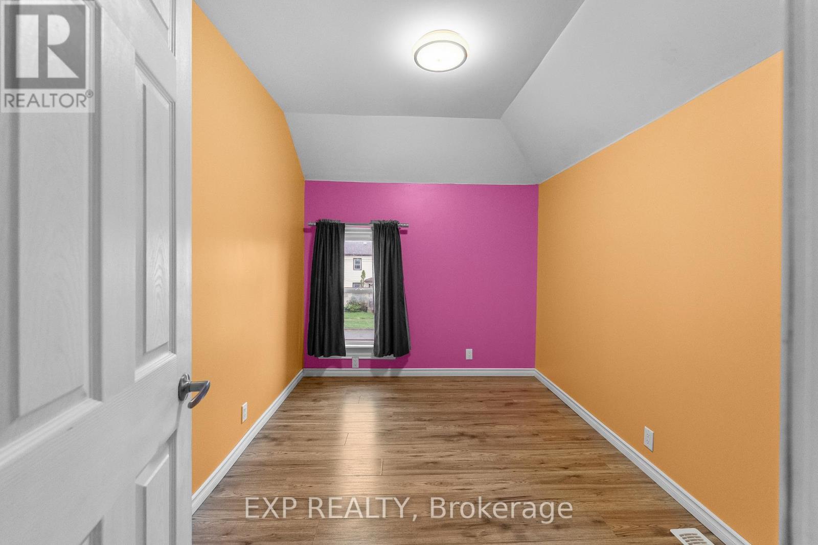 76 BELL STREET - 19