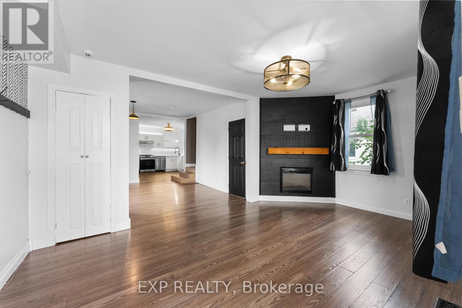 76 BELL STREET - 3