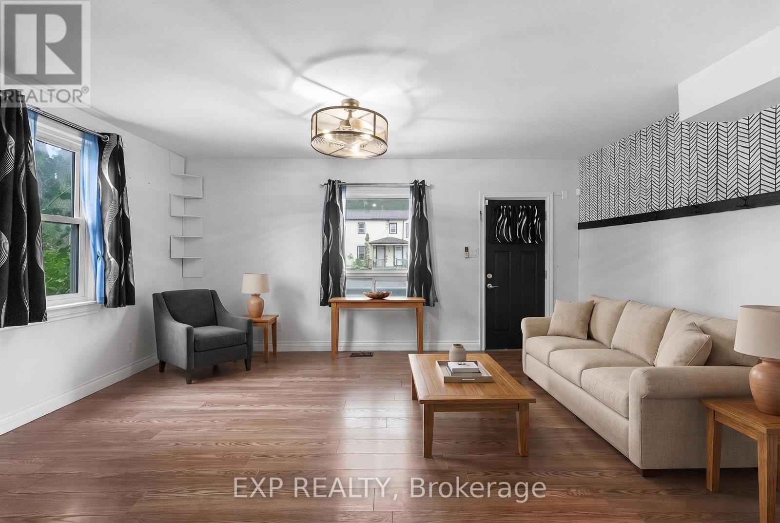 76 BELL STREET - 4