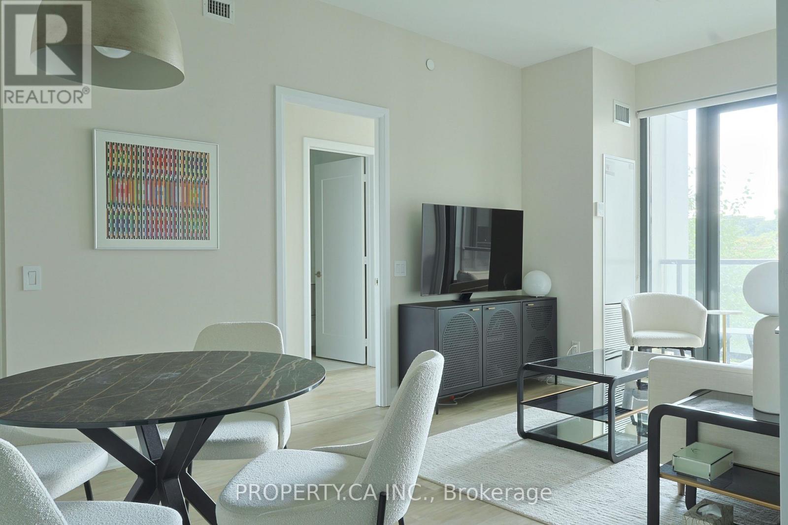 #424 280 HOWLAND AVENUE - 1