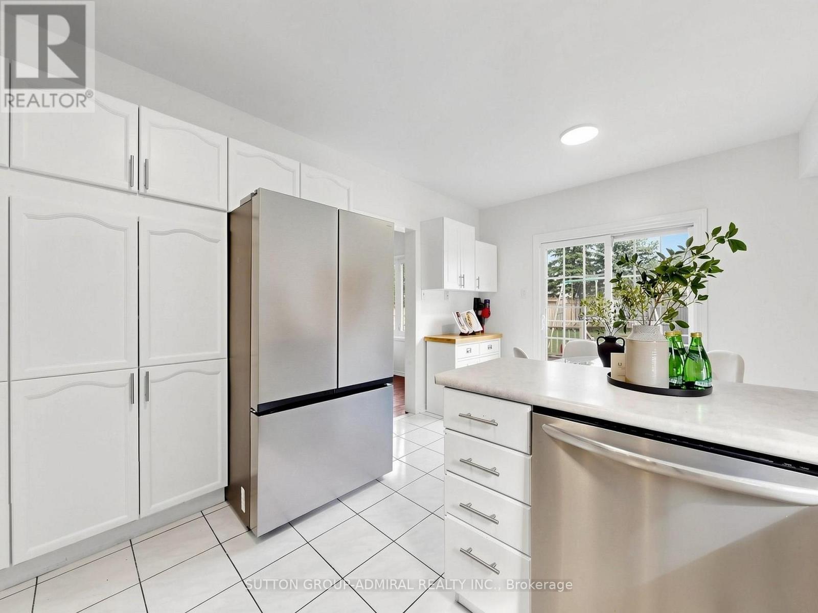 48 GLENBURY DRIVE - 11