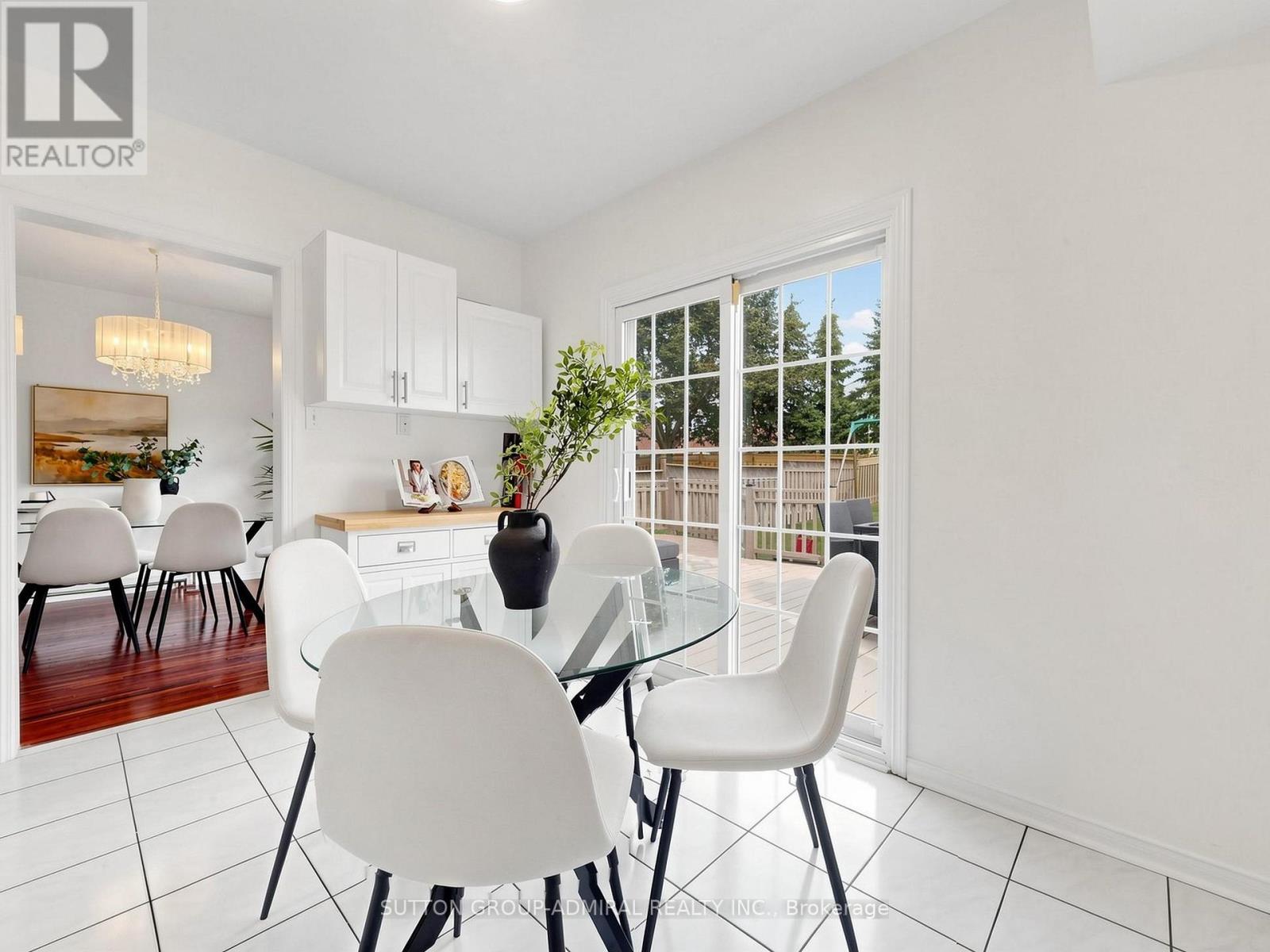 48 GLENBURY DRIVE - 13