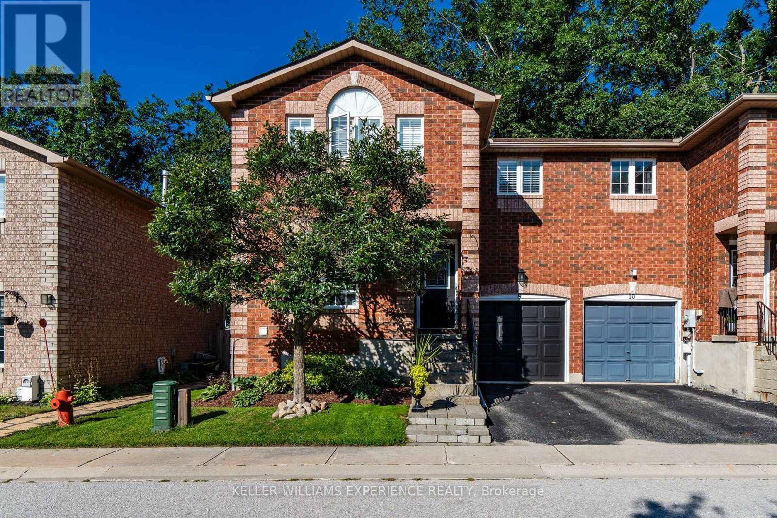 #9 38 KENWELL CRESCENT - 2
