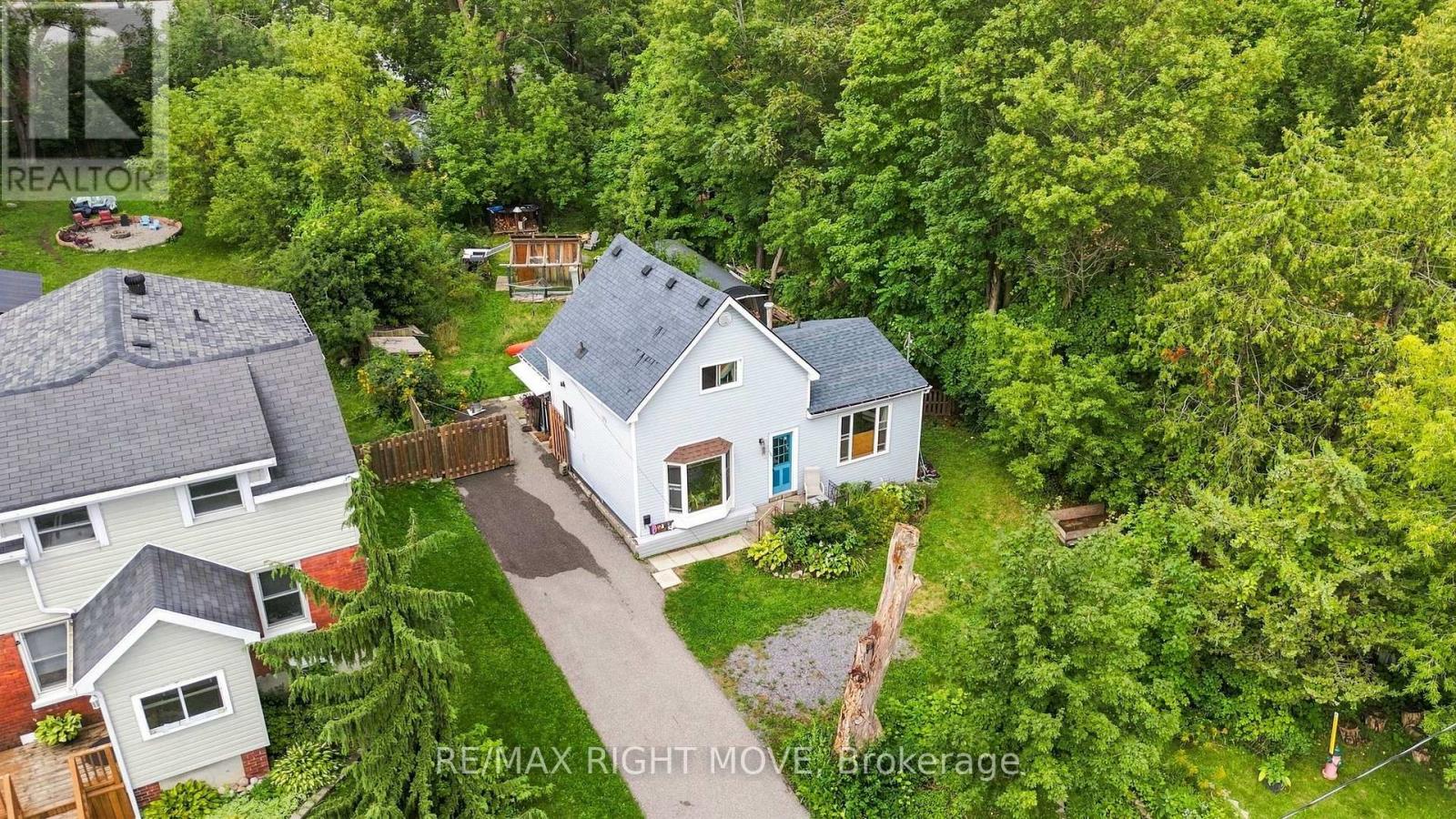 138 BORLAND STREET E - 1