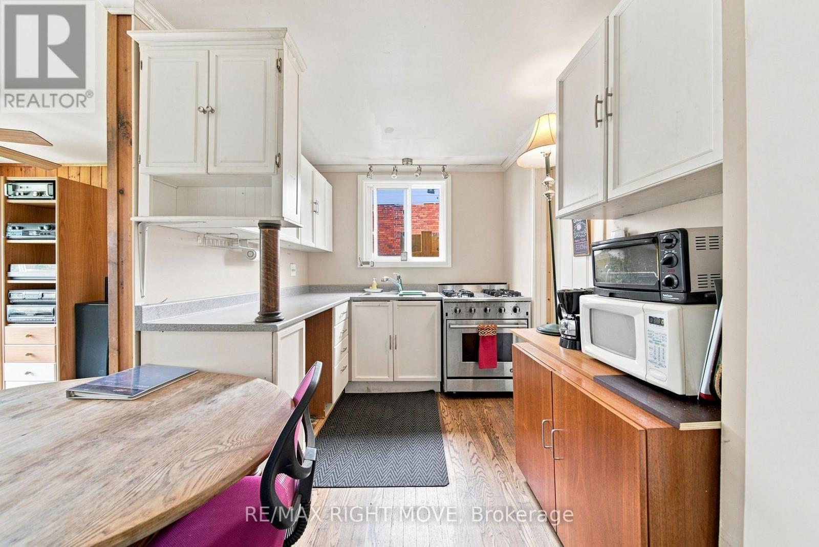 138 BORLAND STREET E - 10