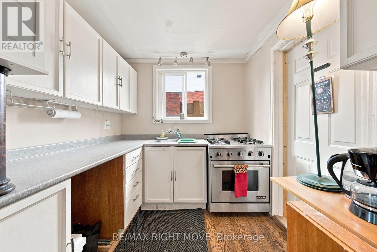 138 BORLAND STREET E - Image 11