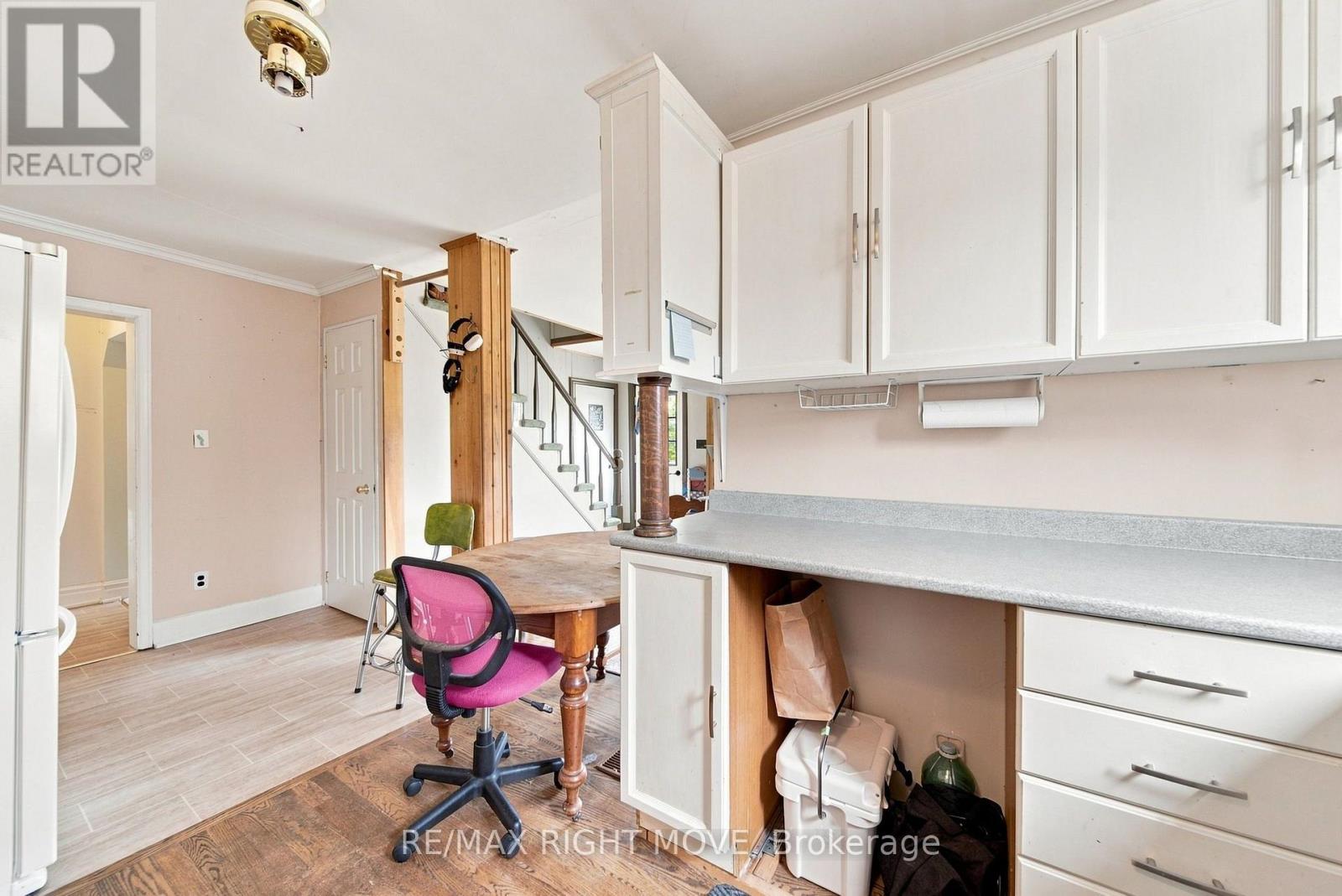 138 BORLAND STREET E - Image 13