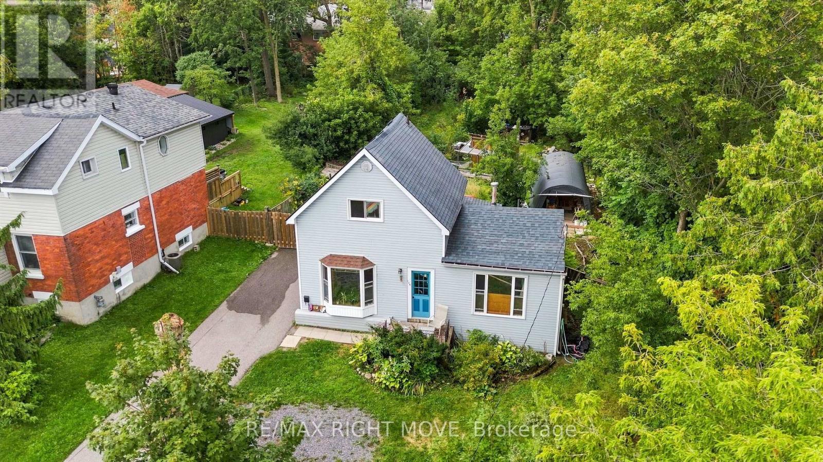 138 BORLAND STREET E - 2