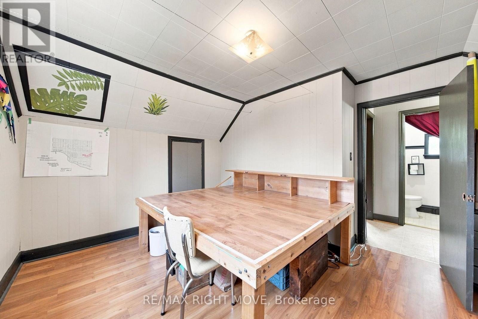 138 BORLAND STREET E - Image 21