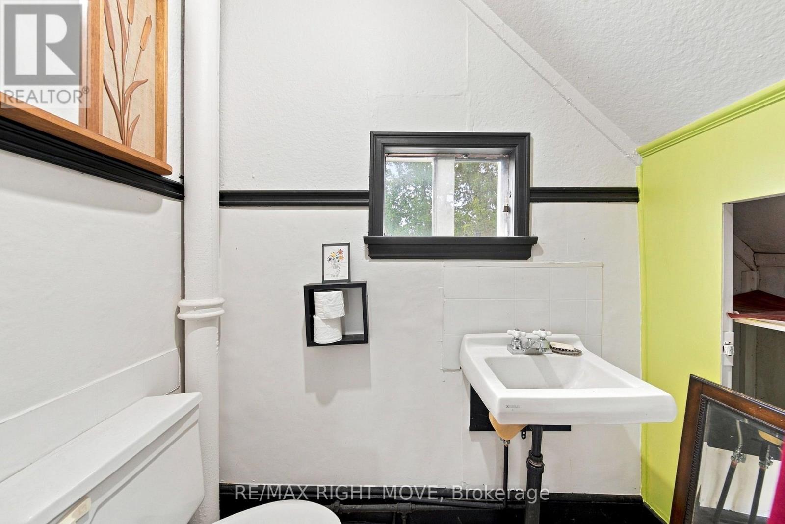 138 BORLAND STREET E - Image 23