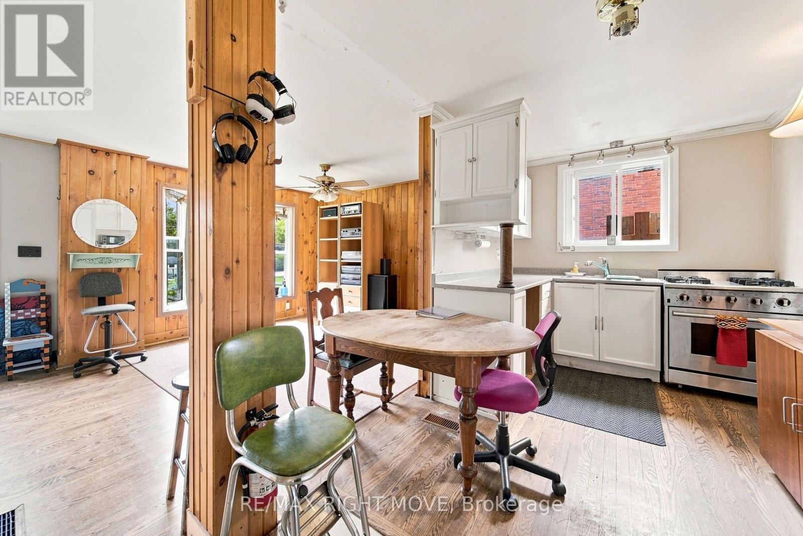 138 BORLAND STREET E - Image 9