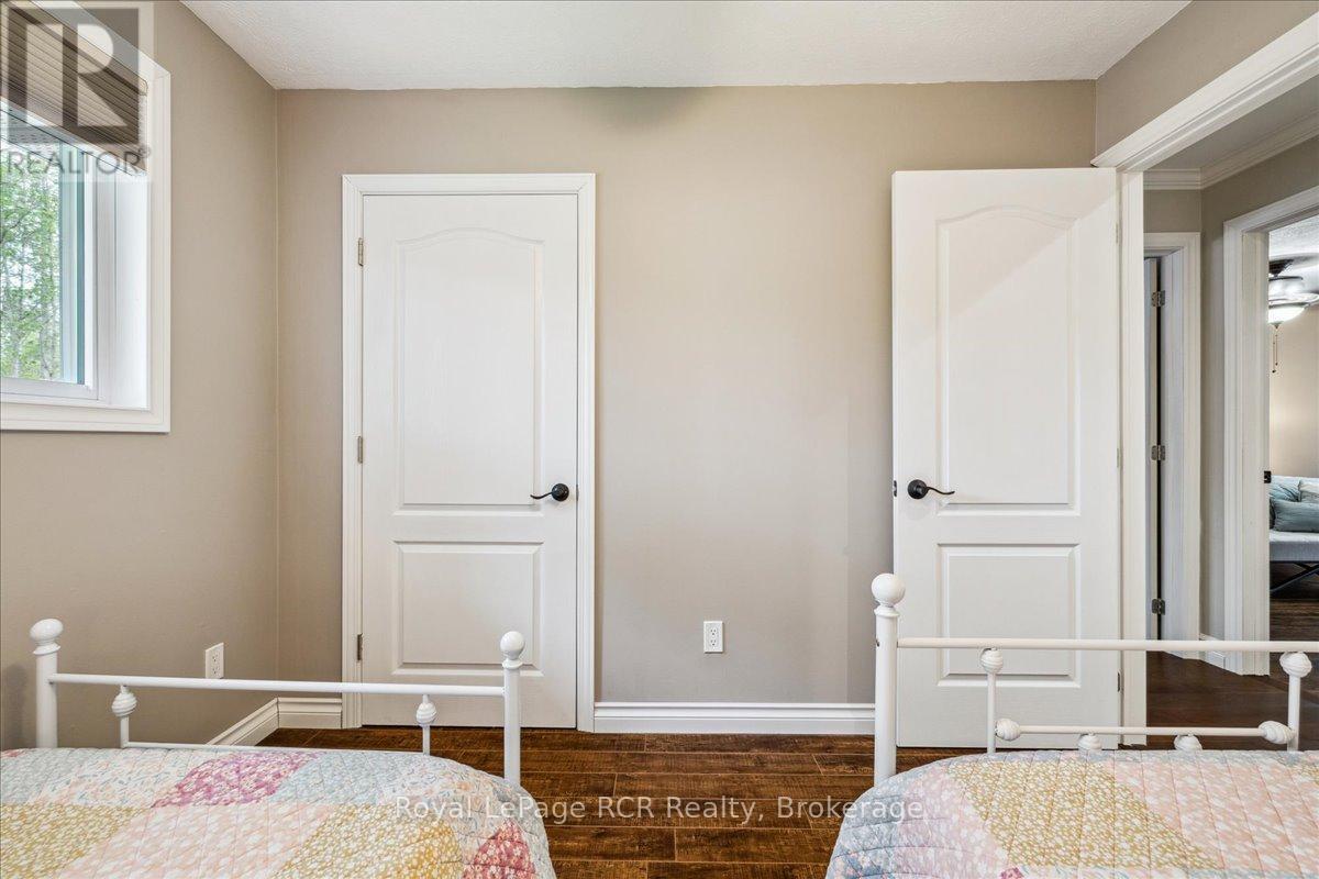 103488 GREY 18 ROAD - 35