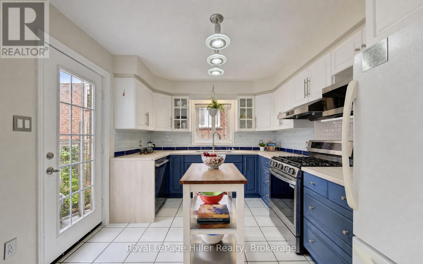 15 MCQUEEN COURT - Image 14