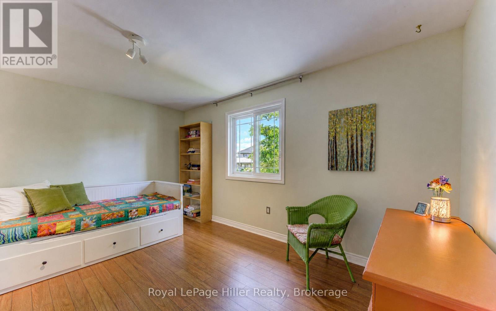 15 MCQUEEN COURT - 22