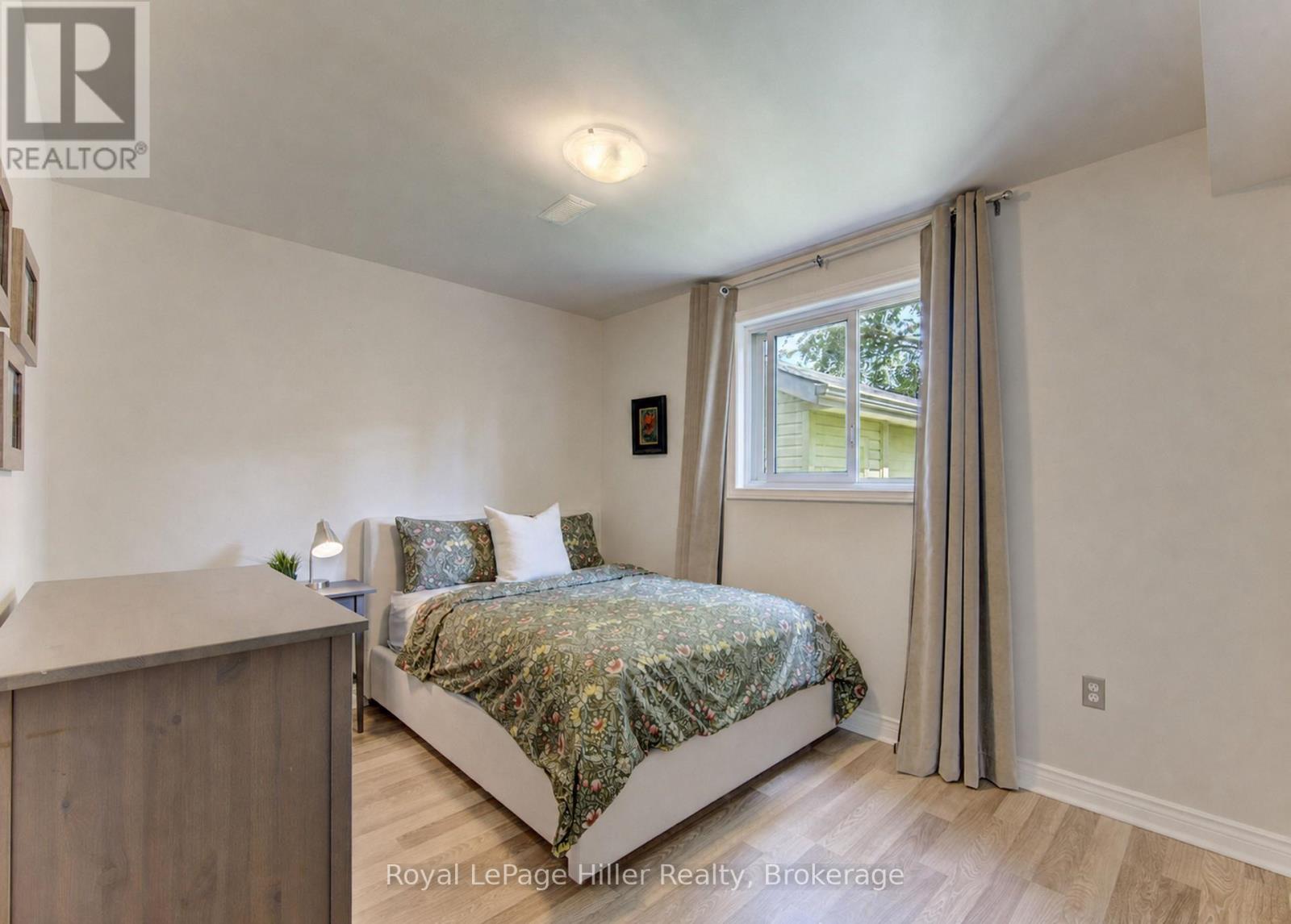 15 MCQUEEN COURT - Image 27