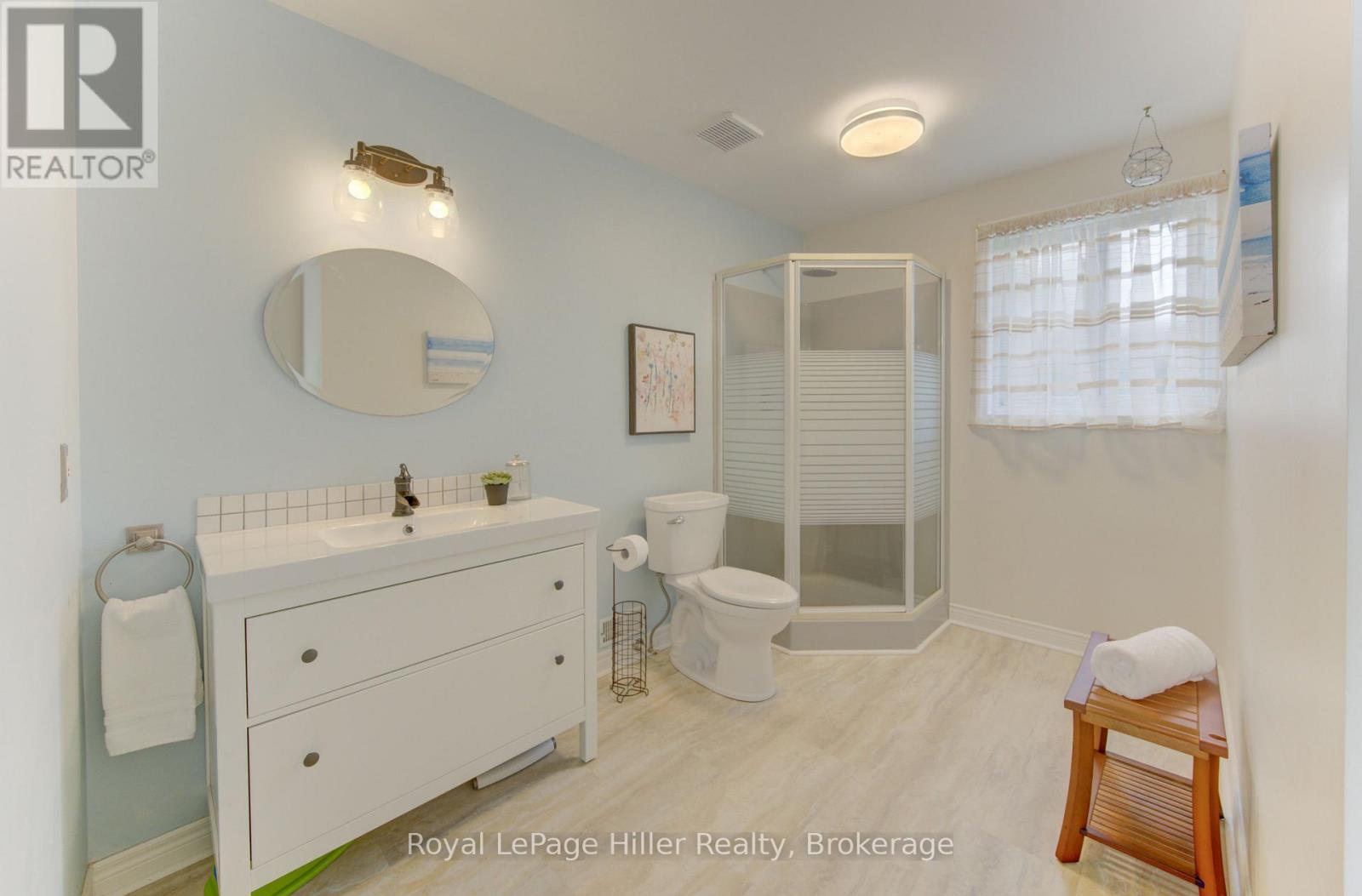 15 MCQUEEN COURT - Image 36