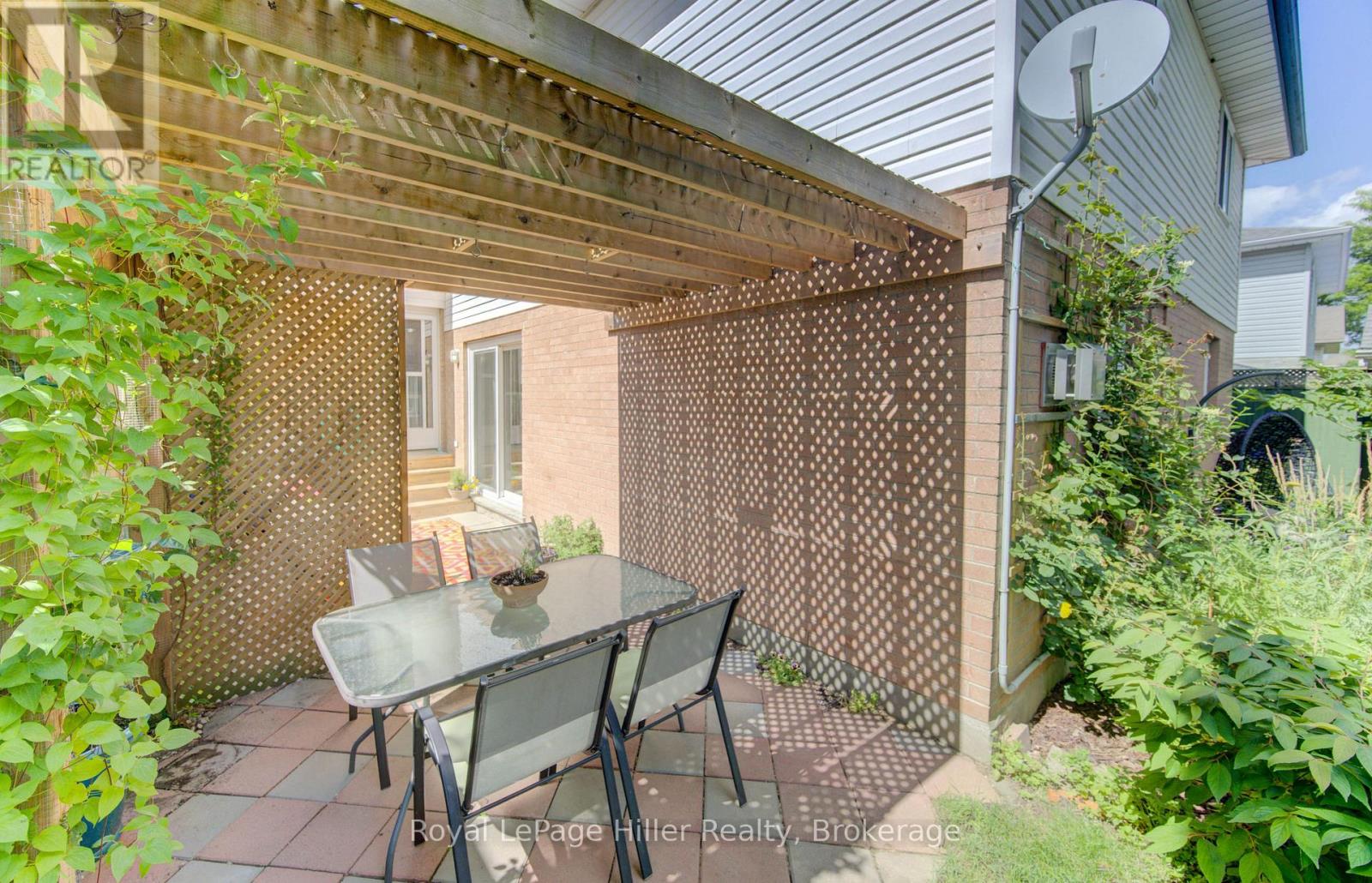 15 MCQUEEN COURT - 43