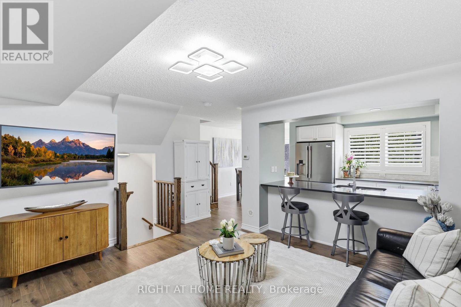 283 ELLEN DAVIDSON DRIVE - 11