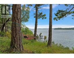 125 Mapleleaf Lane, Sidney Island, BC L1L1L1 Photo 30