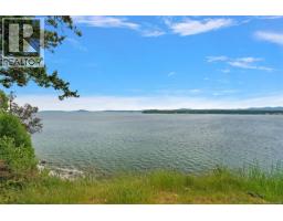 125 Mapleleaf Lane, Sidney Island, BC L1L1L1 Photo 31
