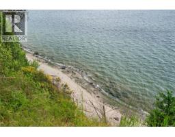 125 Mapleleaf Lane, Sidney Island, BC L1L1L1 Photo 32