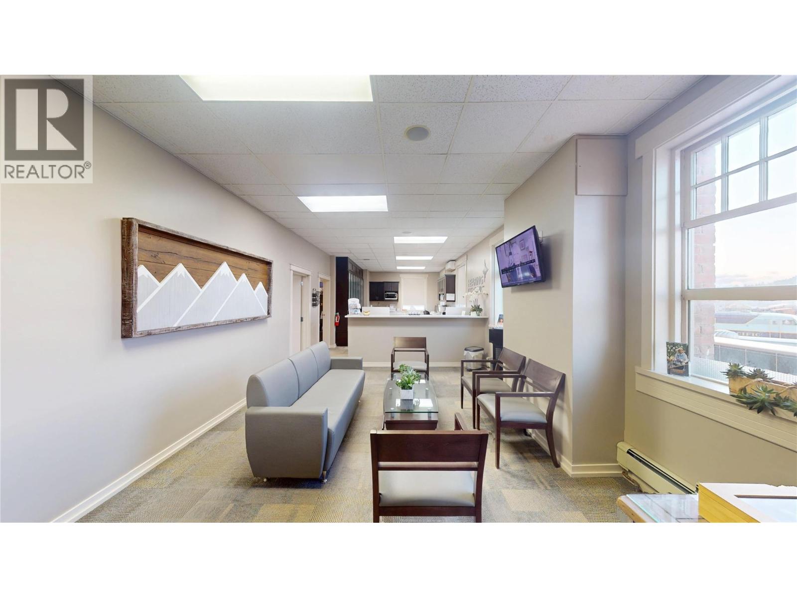 #2nd Floor 800 Baker Street, Cranbrook, British Columbia, V1C1A2, Cranbrook, British Columbia — photo 4 of 5