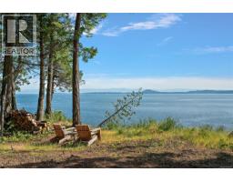 377 Evergreen Lane, Sidney Island, BC V8L5Y9 Photo 11