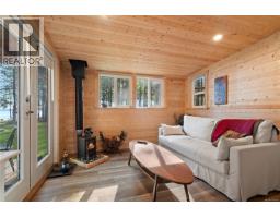 377 Evergreen Lane, Sidney Island, BC V8L5Y9 Photo 22