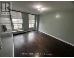 202 - 130 Neptune Drive, Toronto, ON M6A1X5 Photo 13