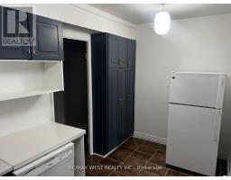202 - 130 Neptune Drive, Toronto, ON M6A1X5 Photo 7