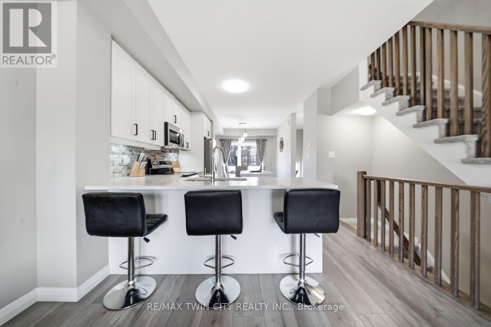 #46 720 GREY STREET - Image 11