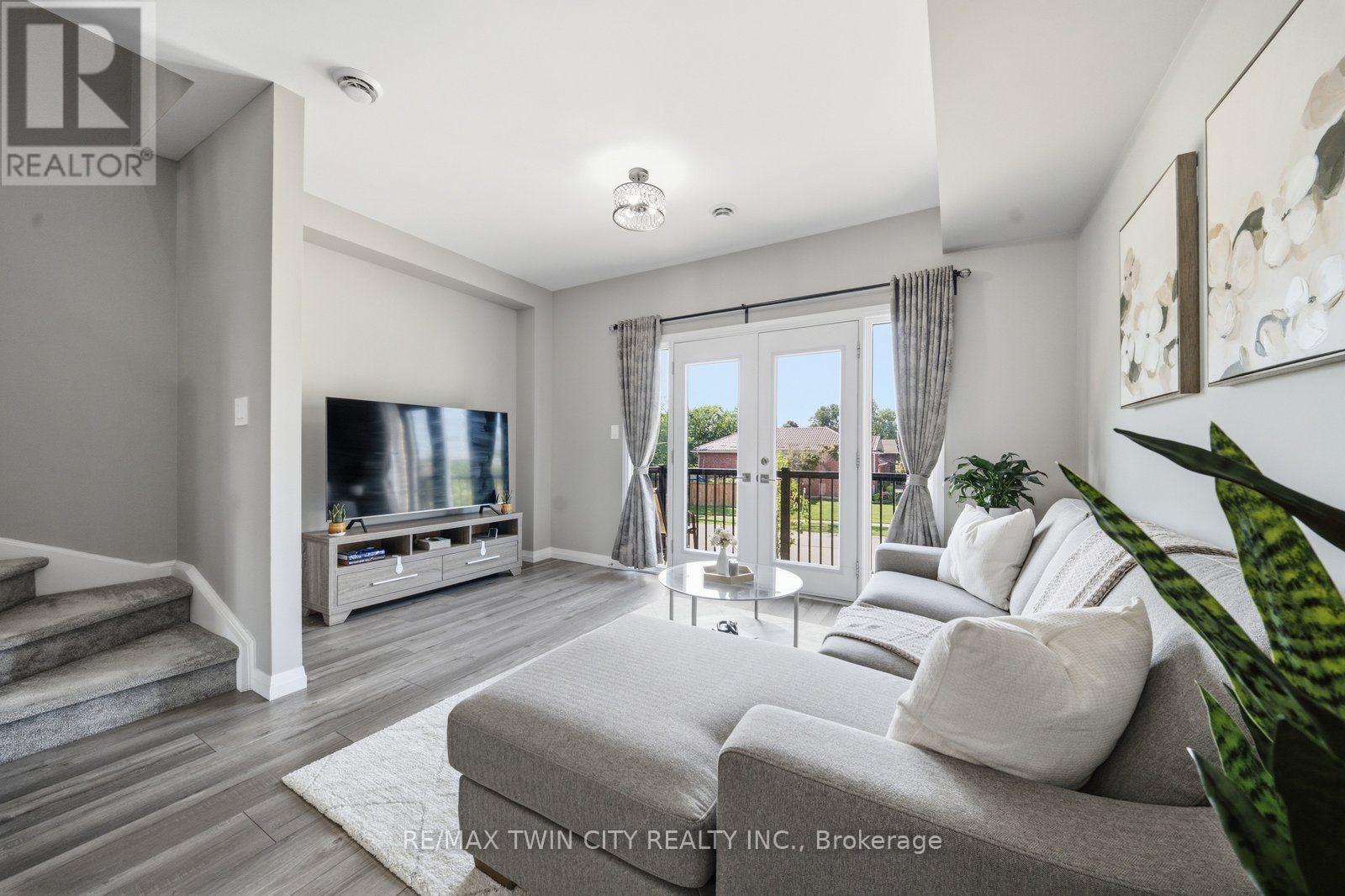 #46 720 GREY STREET - Image 13