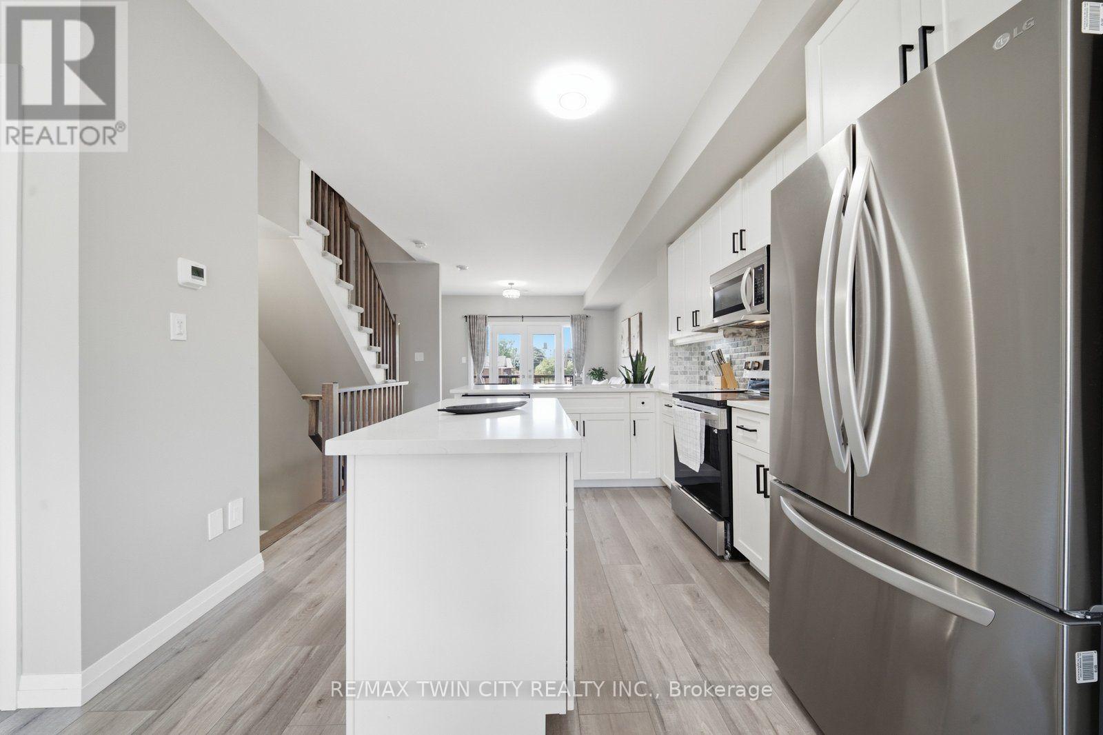 #46 720 GREY STREET - Image 26