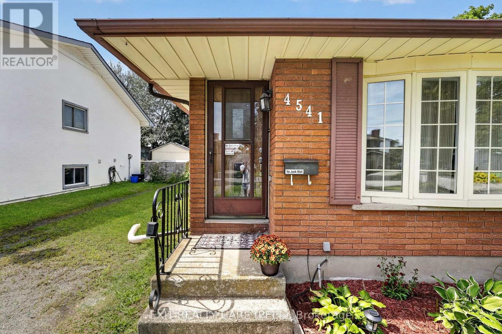 4541 SUSSEX DRIVE - 2