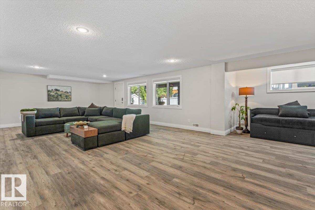 6 HUNTER PL - Image 30