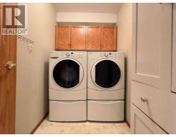 Living room - 208, 75 1 Avenue S, Lethbridge, AB T1J4R2 Photo 7
