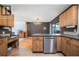 Kitchen - 195 Felix Road, Kelowna, BC V1X6X8 Photo 13
