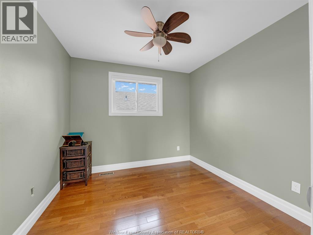 1031 EASTLAWN - Image 19