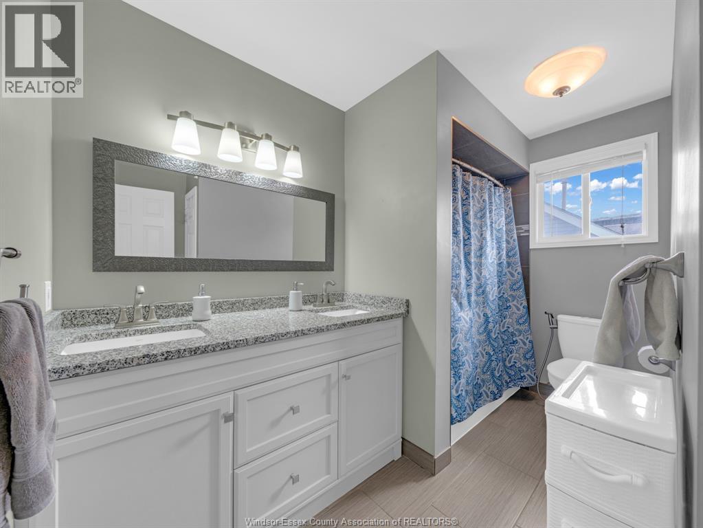 1031 EASTLAWN - Image 22