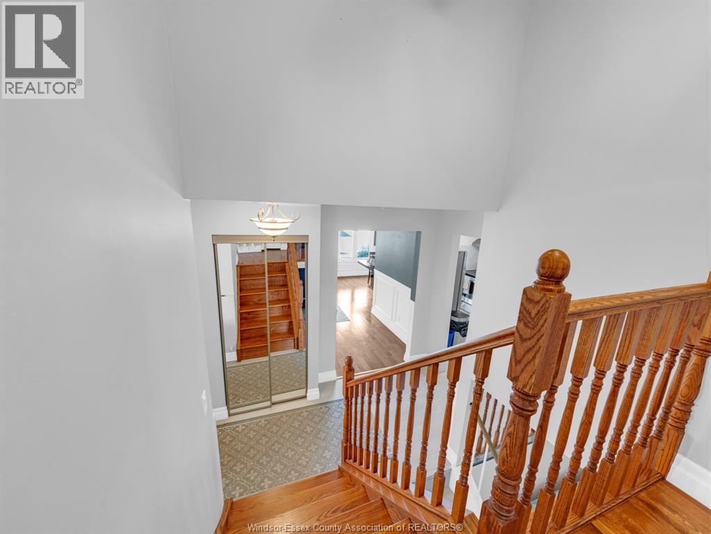 1031 EASTLAWN - 23