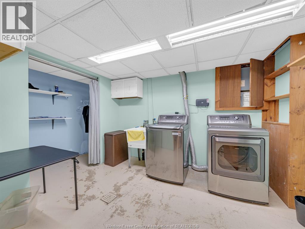1031 EASTLAWN - 30