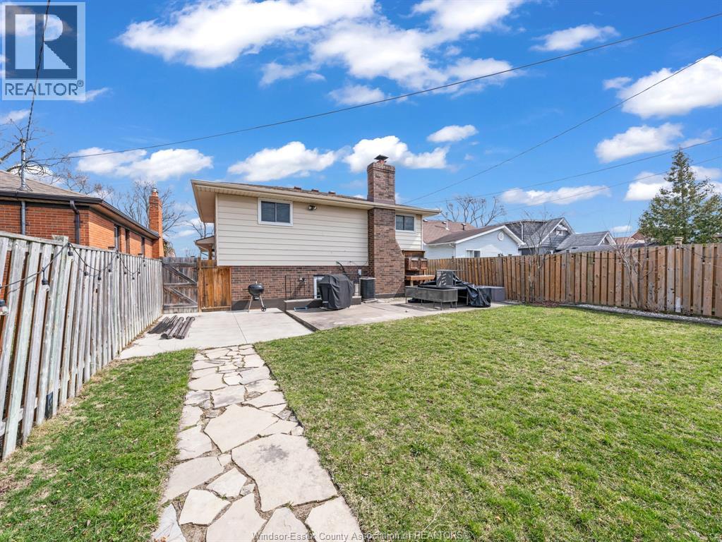 1031 EASTLAWN - 6