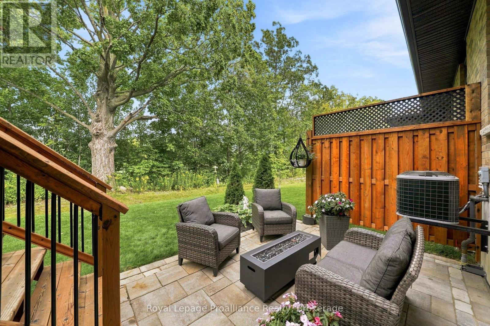 93 APPLEDENE DRIVE - 29